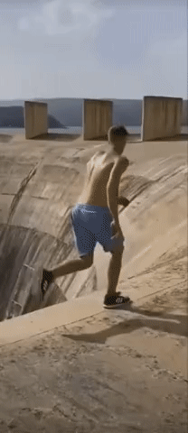 993eefa5c3b485bbf0e2c8fb85a76a2f_1738996236_3315.gif